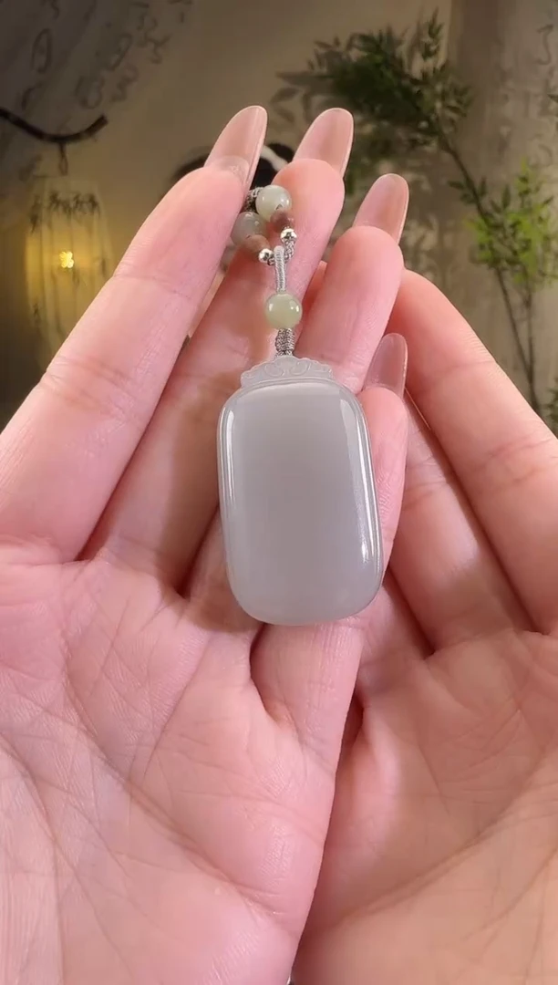 【闪购商品】和田玉颈饰未镶嵌无事牌