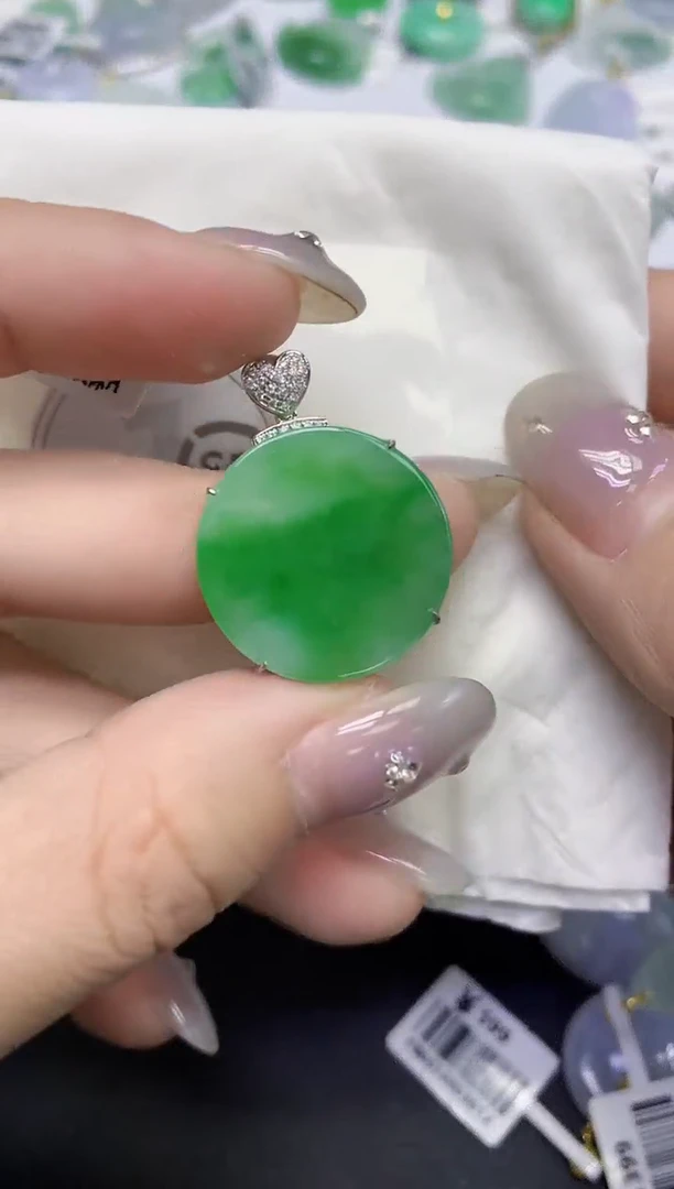 颈饰18K金镶嵌翡翠天然缅甸翡翠A货百元以上9元证书费自理