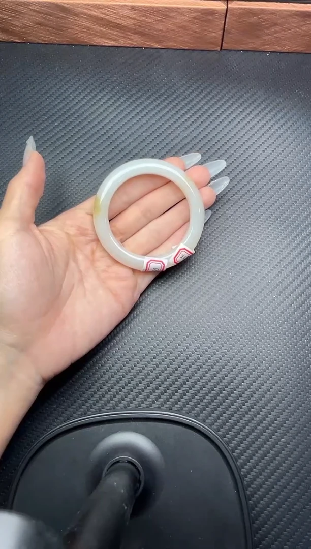 未镶嵌手镯和田玉且末金山微色差51+手镯JMm