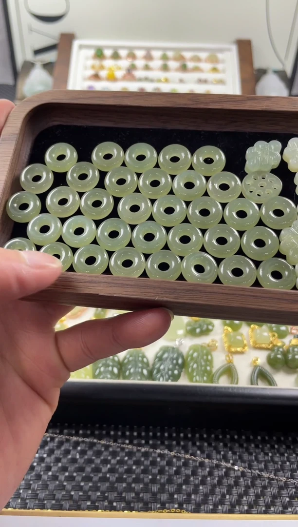 吊坠(不含链)未镶嵌和田玉1