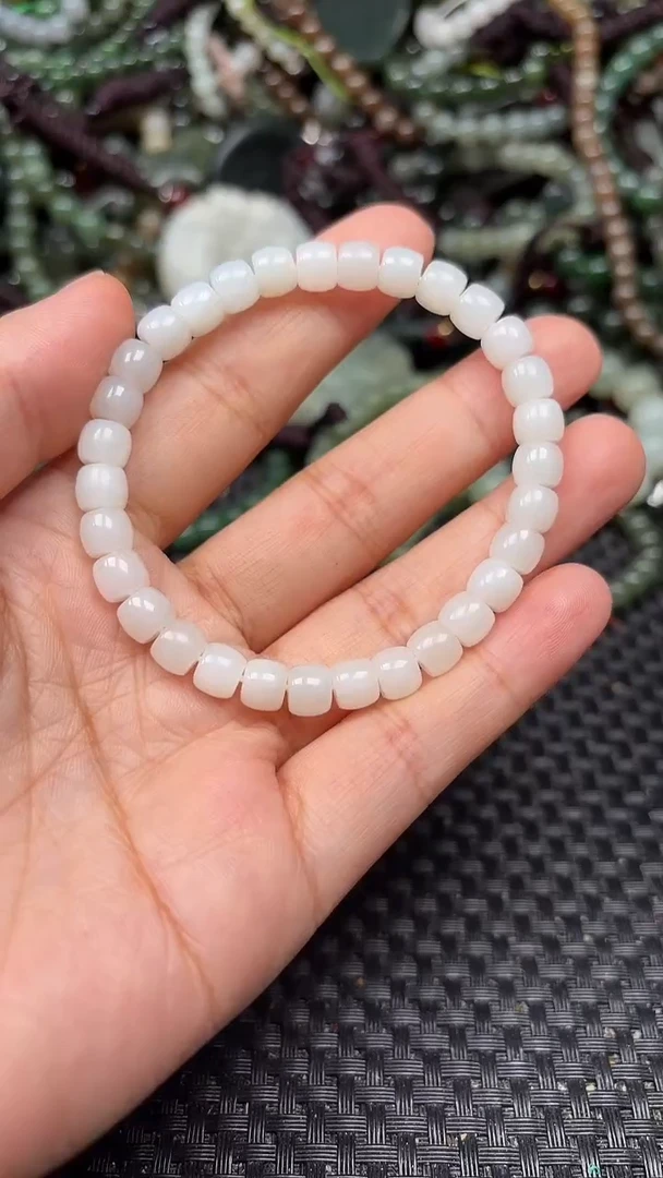 和田玉未镶嵌颈饰1