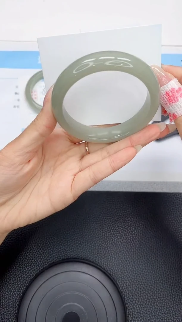 石英质玉手镯未镶嵌360-61