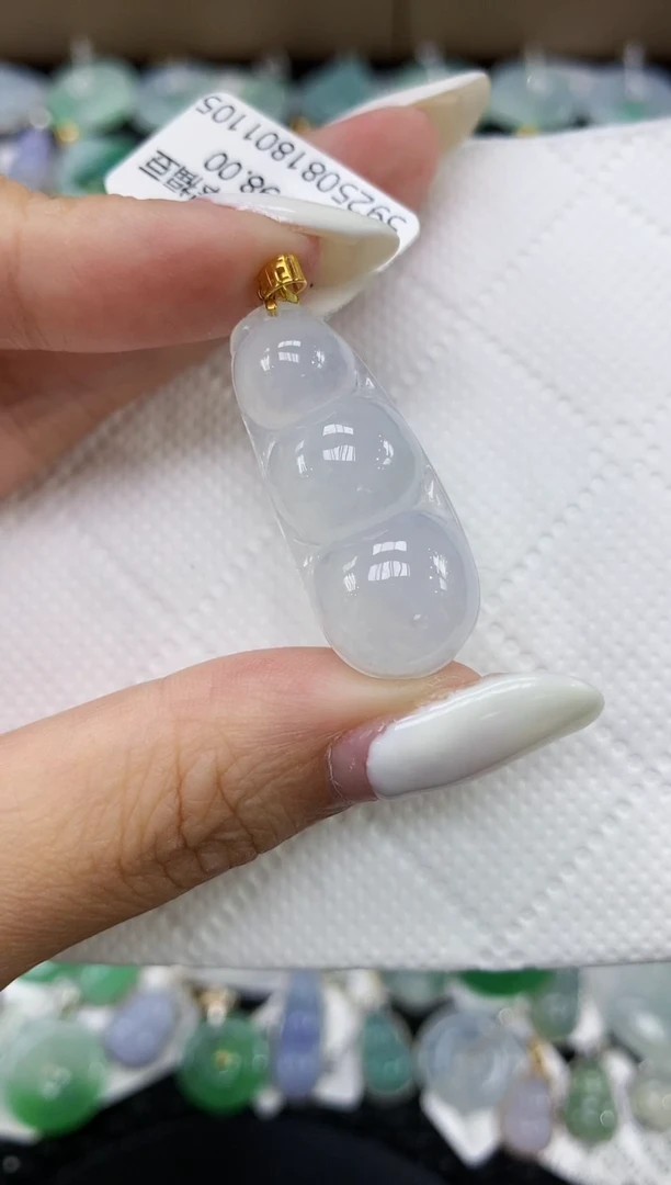 颈饰18K金镶嵌翡翠11111111111