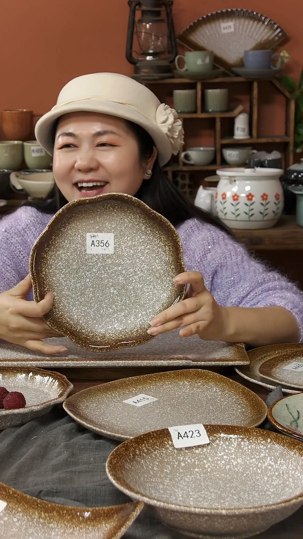 陶瓷A356 一个陶瓷花边深盘可能微瑕23*5