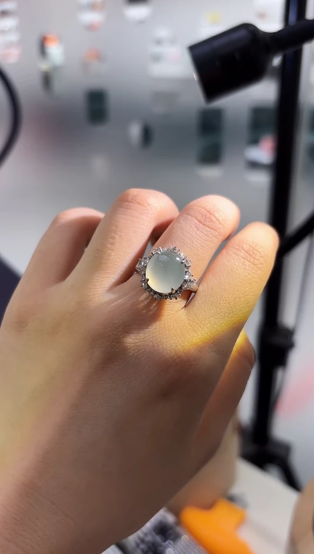 18K金镶嵌戒指翡翠翡翠蛋面戒指15.5圈多人不退不换