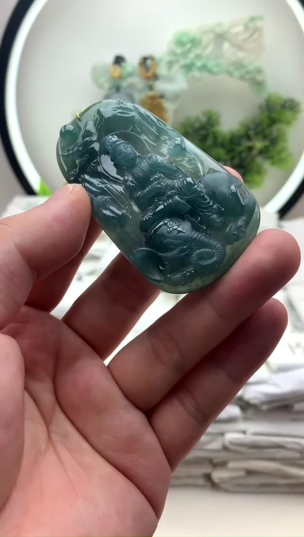 颈饰未镶嵌翡翠普贤