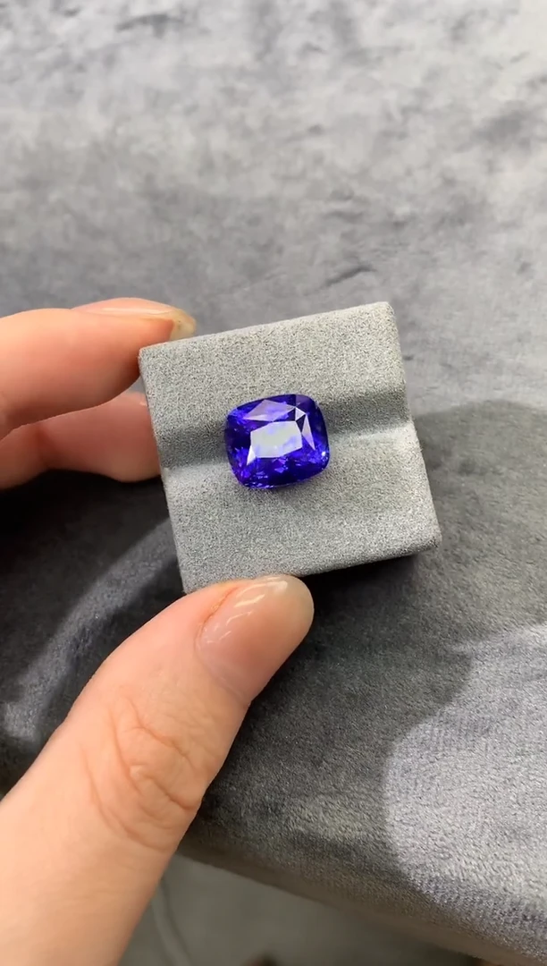 未镶嵌裸石坦桑石8.72ct  坦桑石