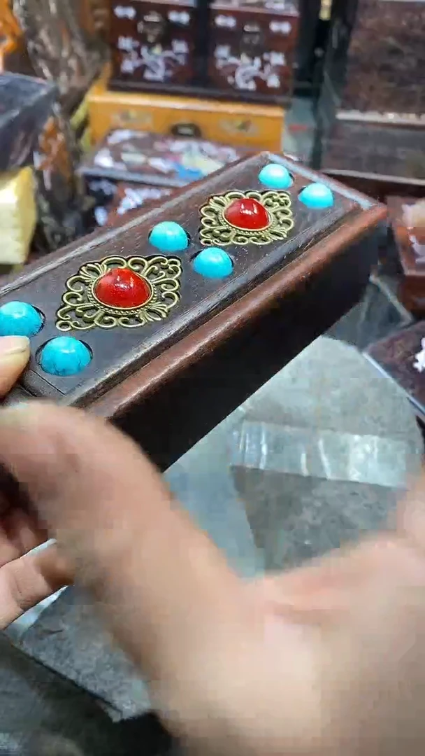 木木雕款盒子一个