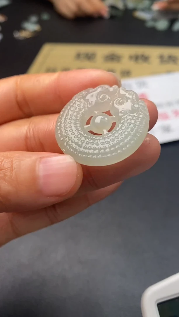 定制翡翠未镶嵌翡翠毛货多样性发一