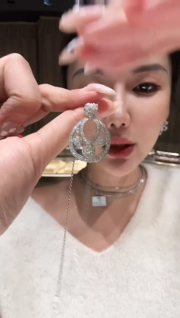 铂Pt950镶嵌项链钻石雪花