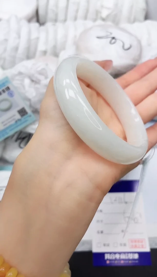 和田玉手镯未镶嵌11K116-61