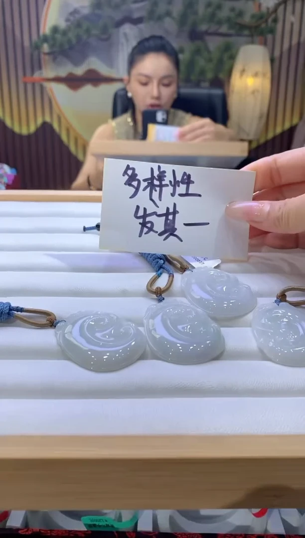 翡翠未镶嵌颈饰多样性仅发其一7129