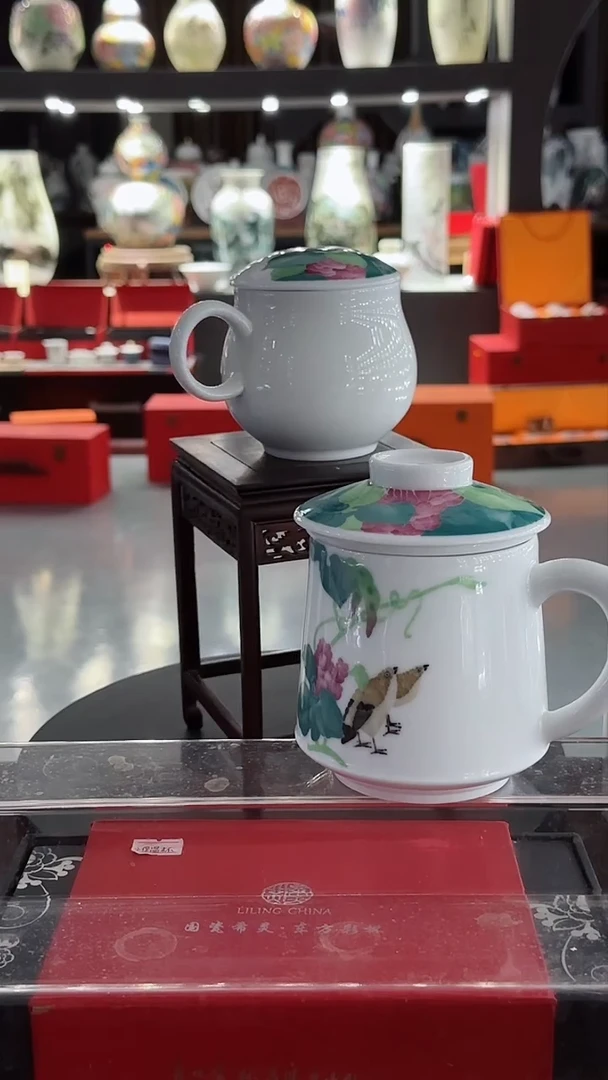 【闪购商品】微瑕手绘款扁豆双禽男杯