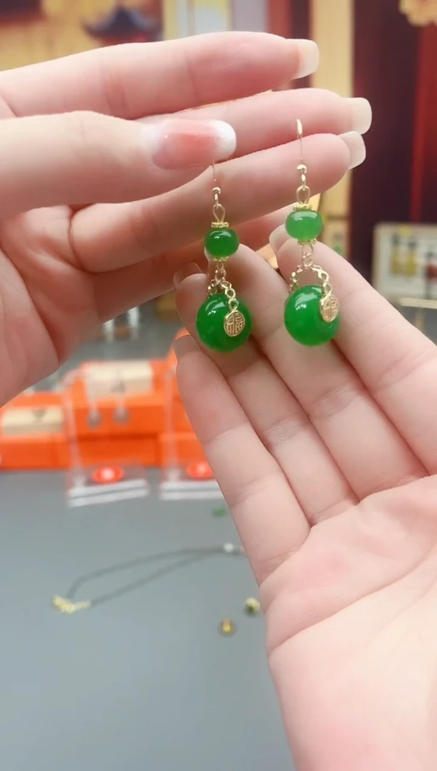 未镶嵌石英质玉（非洲翠）耳饰104