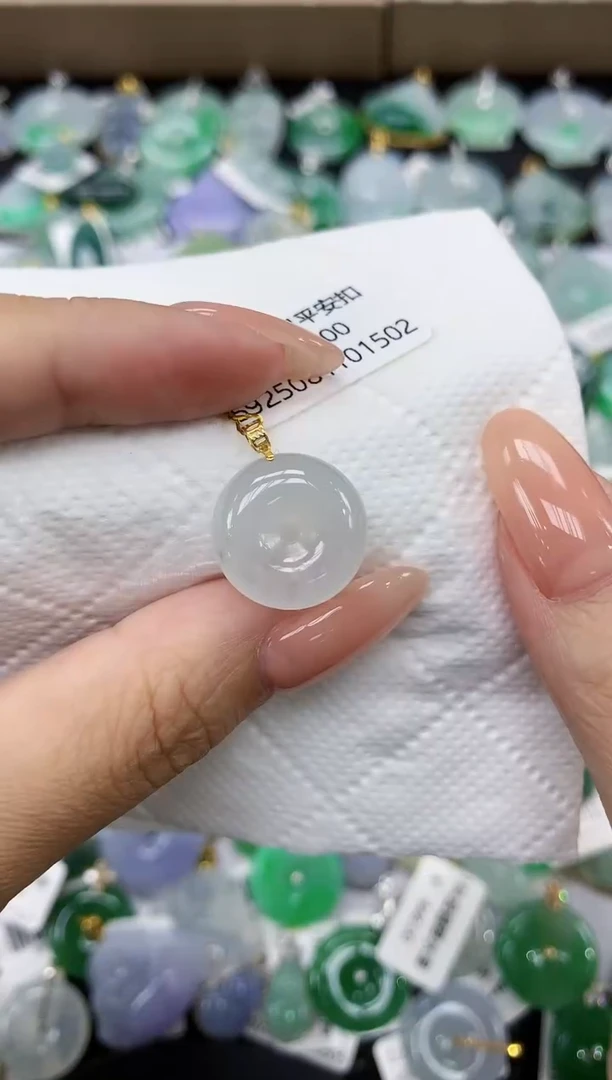 颈饰18K金镶嵌翡翠11111111111