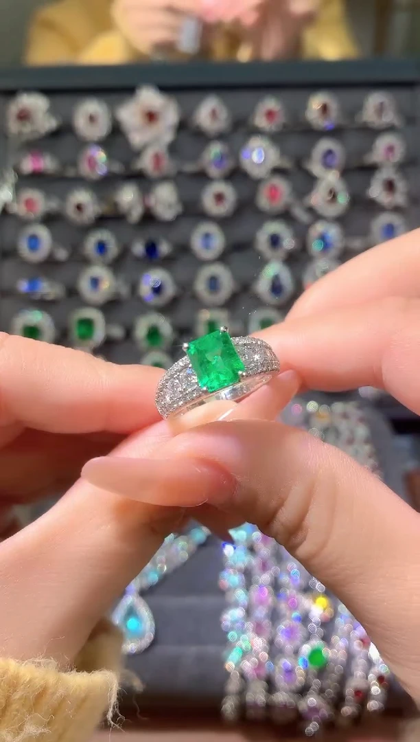 铂Pt900镶嵌戒指祖母绿-2.04克拉*哥伦比亚