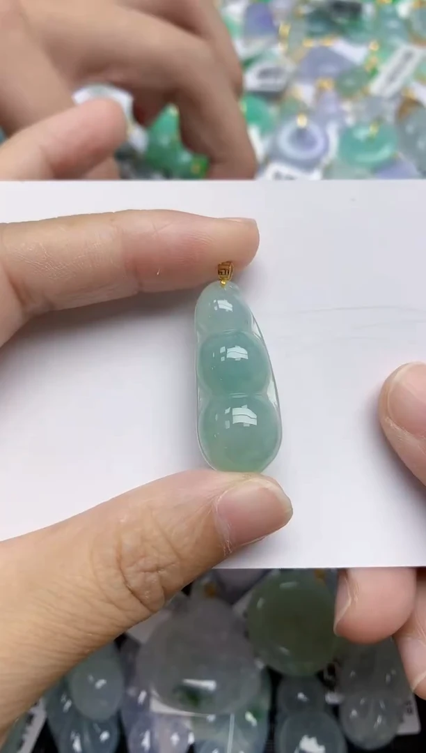 翡翠18K金镶嵌颈饰天然A货翡翠