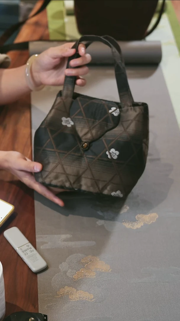 微瑕包包·························