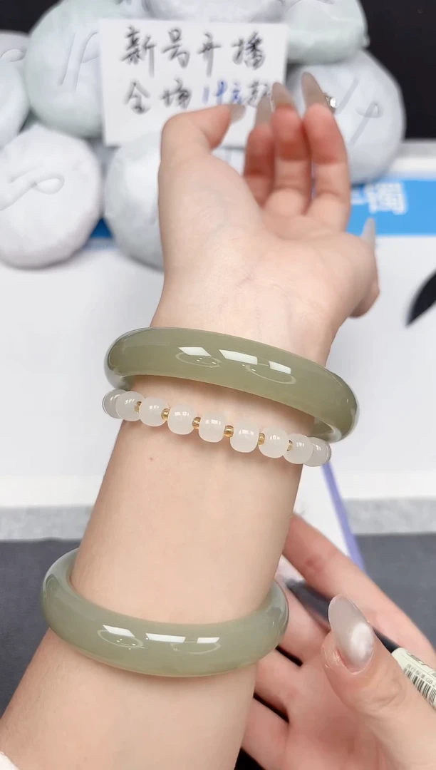 未镶嵌手镯石英质玉329-64