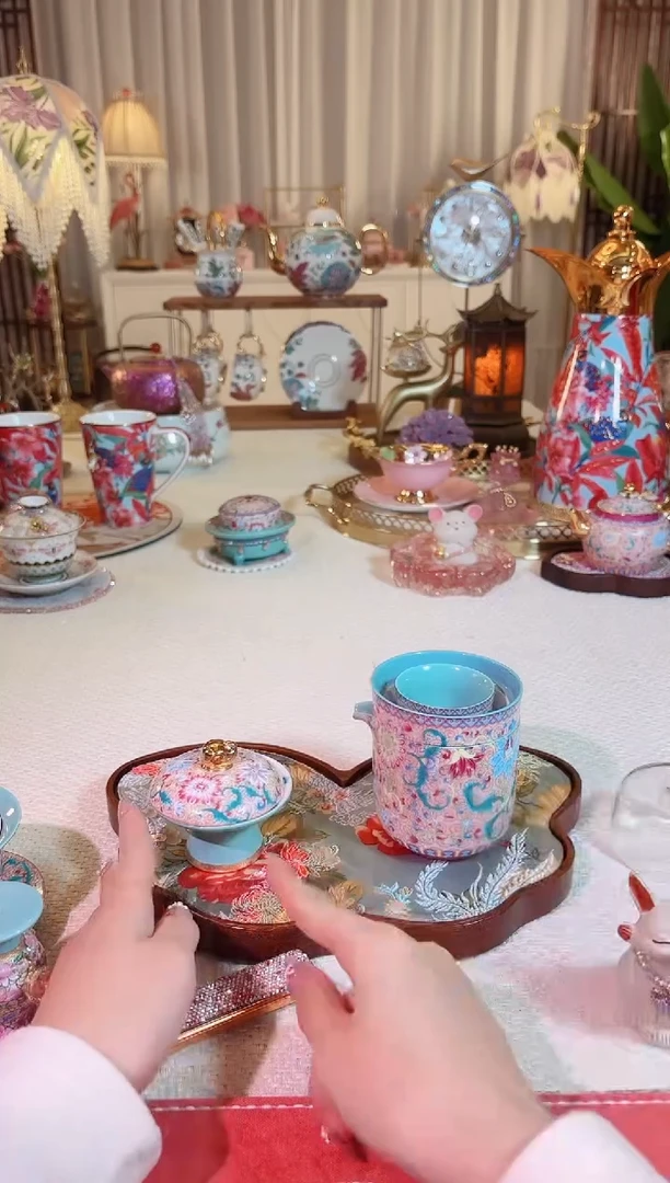 【闪购商品】瓷花开盛世 高脚盖置