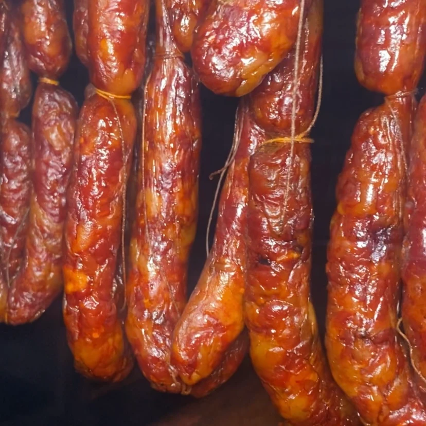 农村香肠烟熏好吃柏树熏制手工香味十足