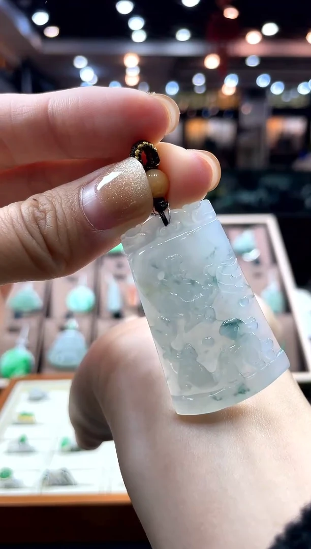 【闪购商品】翡翠颈饰未镶嵌牌牌