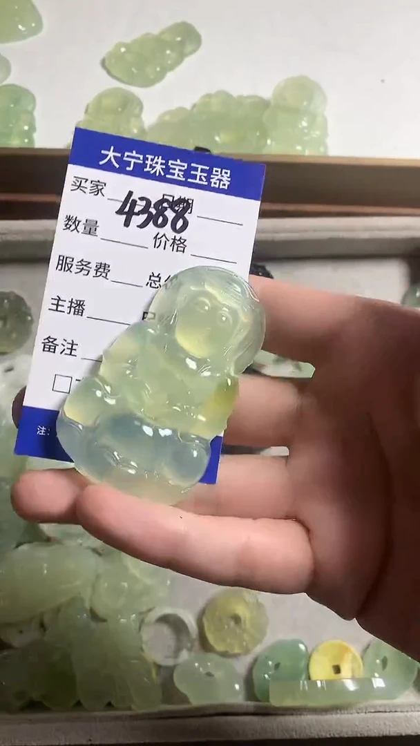 未镶嵌蛇纹石玉颈饰4388
