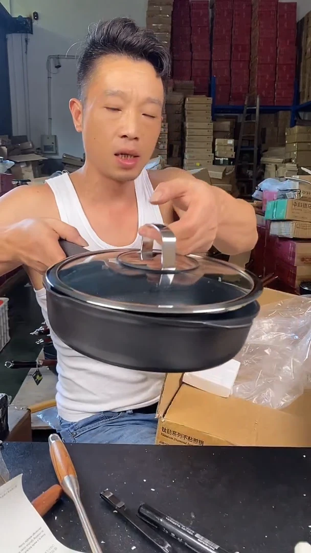 食品级塑料1素味钛钻煎锅24有盖