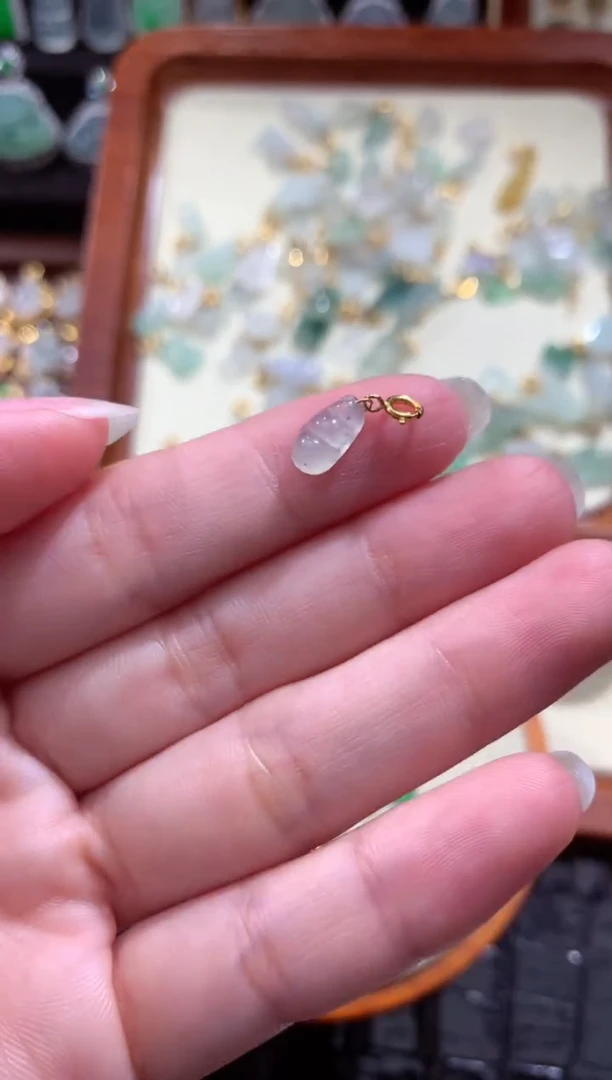 颈饰18K金镶嵌翡翠翡翠