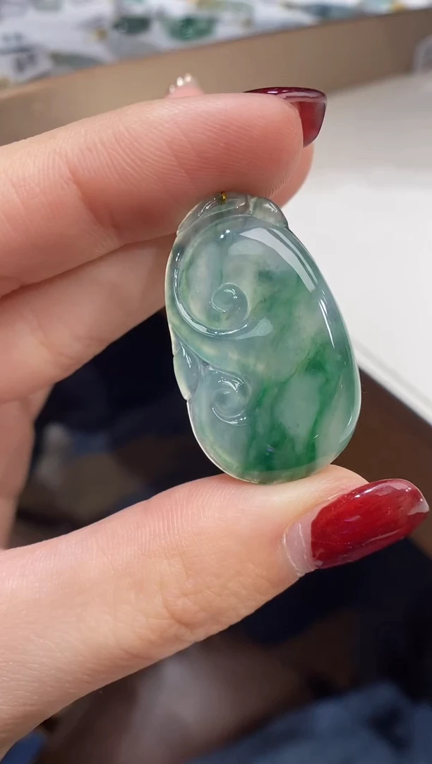 【闪购商品】翡翠颈饰未镶嵌如意