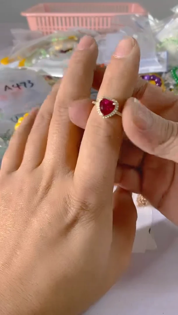 【闪购商品】水晶颈饰银S925镶嵌473红宝，蓝宝，多样性发一件赠链