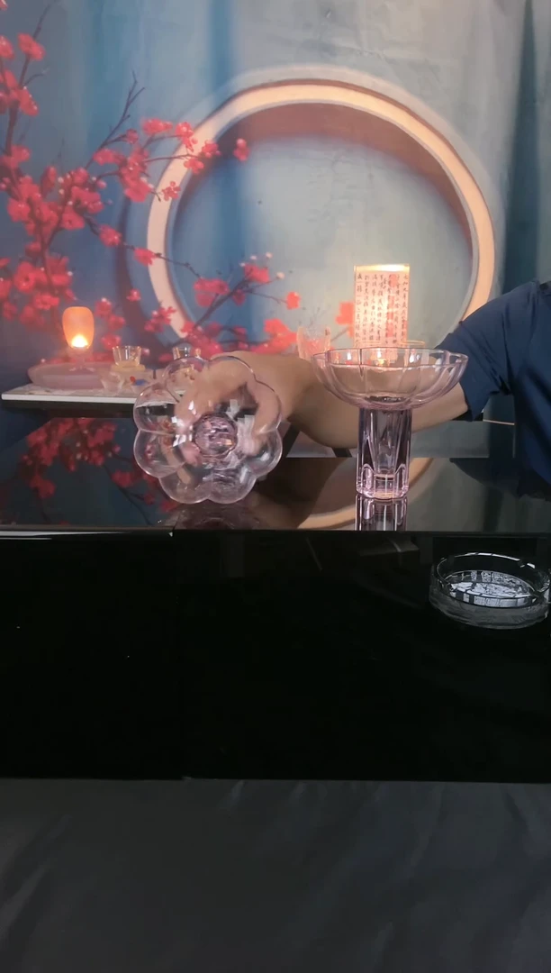 拍一发二粉水晶花瓣杯