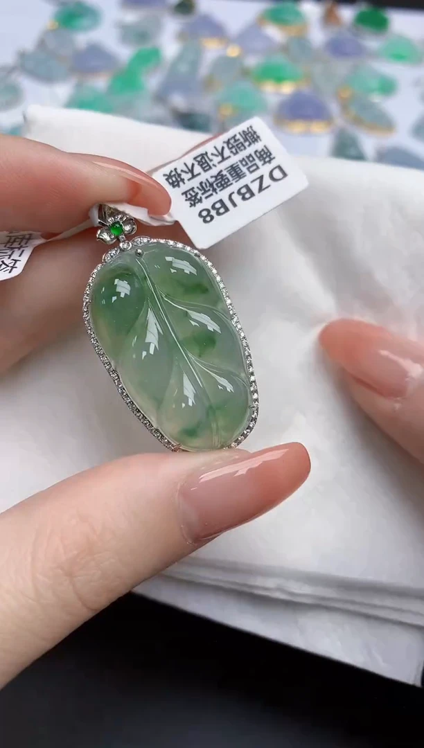 【闪购商品】翡翠颈饰18K金镶嵌天然缅甸翡翠A货