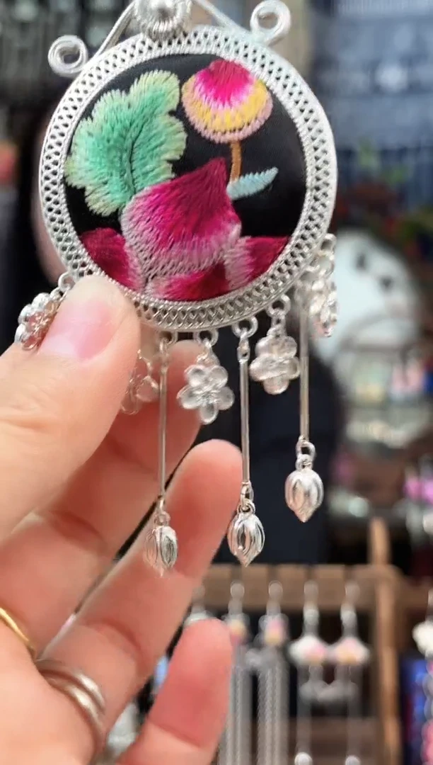 织绣米****女民族风非遗老绣饰品555