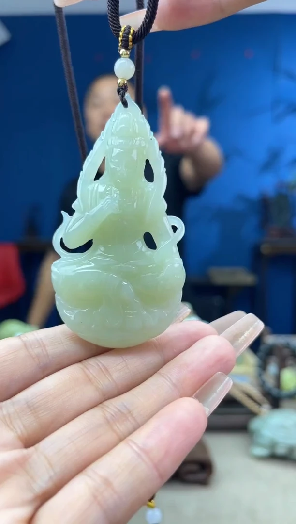 和田玉未镶嵌颈饰1