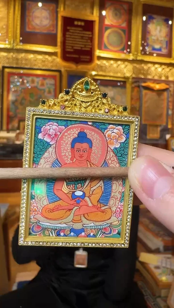 吊坠阿老师---热贡纯手绘