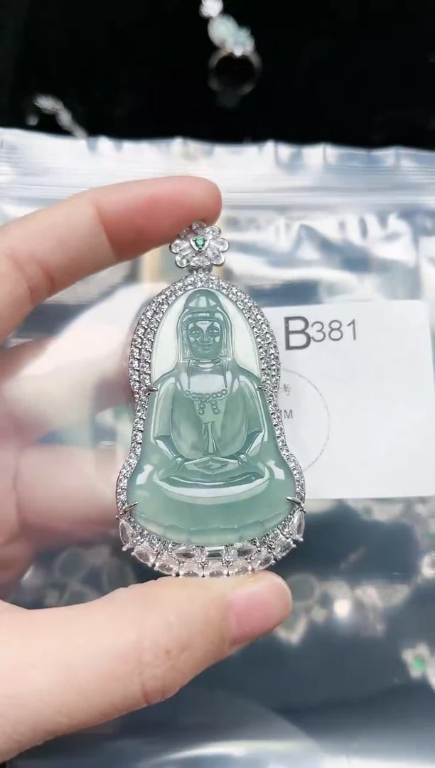 【闪购商品】翡翠颈饰未镶嵌381赠皮绳