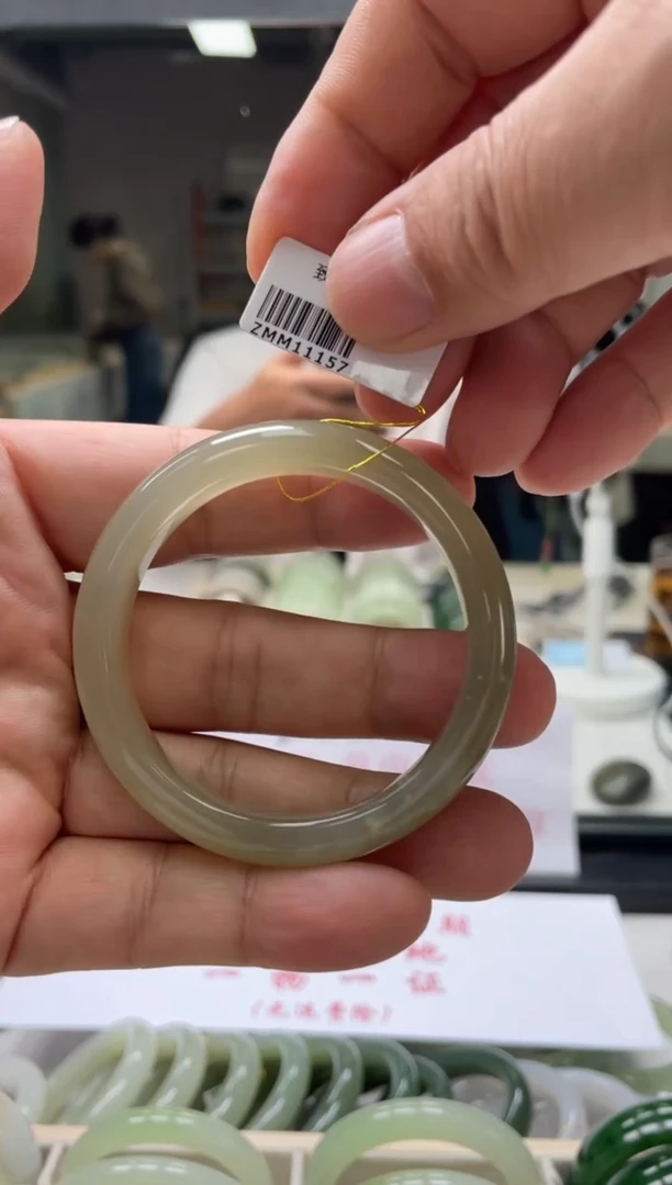 【闪购商品】和田玉手镯未镶嵌编码 1157圈口51-52