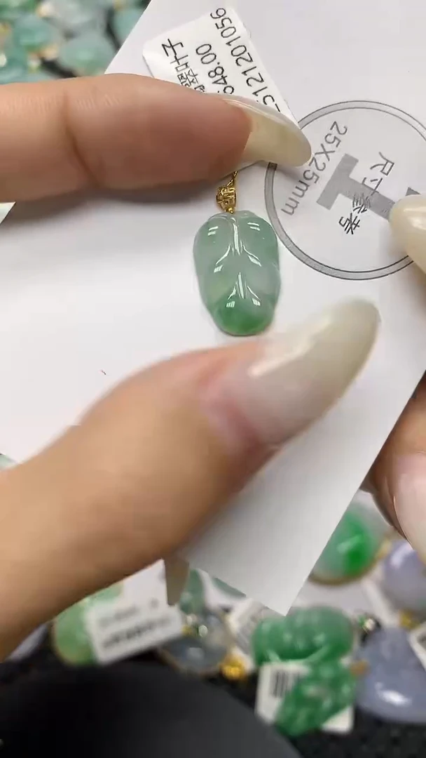 颈饰18K金镶嵌翡翠11111111111