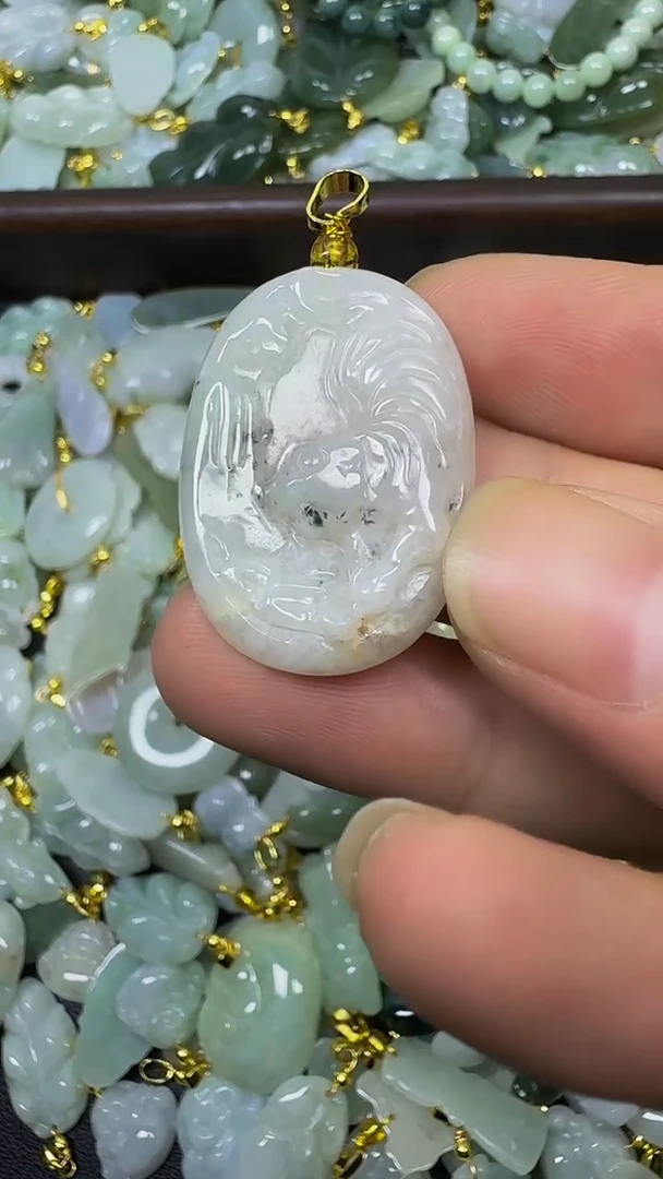 颈饰未镶嵌翡翠颈饰未嵌镶翡翠
