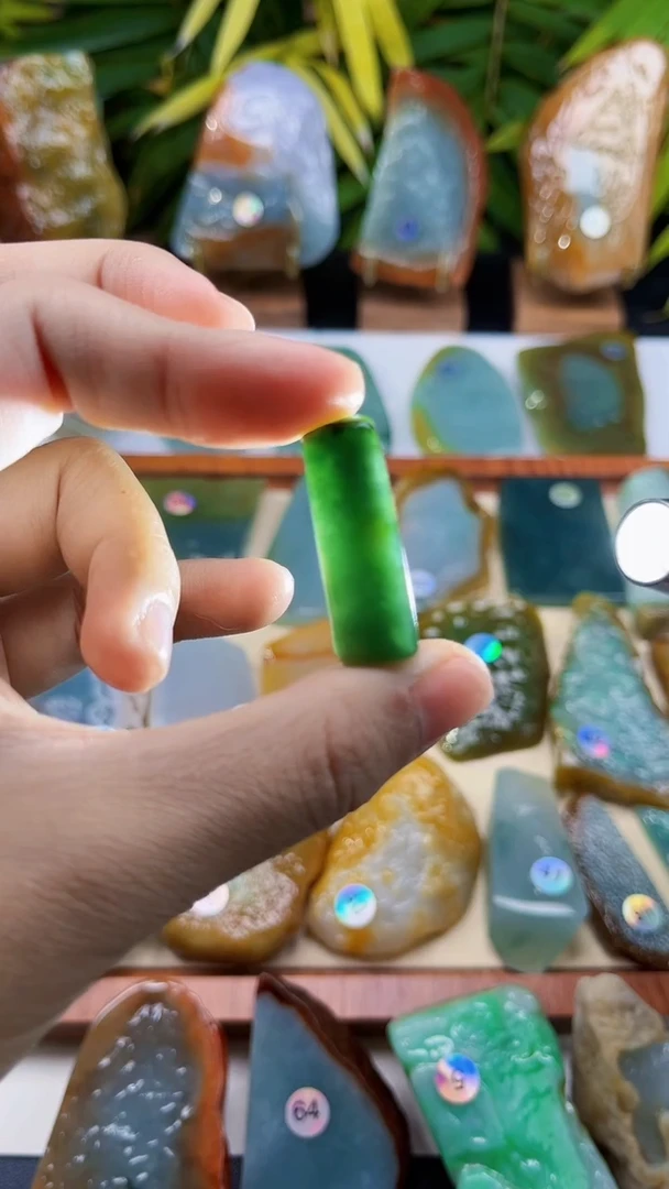 未镶嵌定制翡翠翡翠