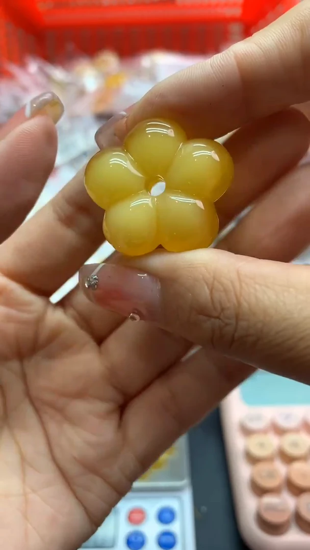 未镶嵌琥珀珠宝奇石850