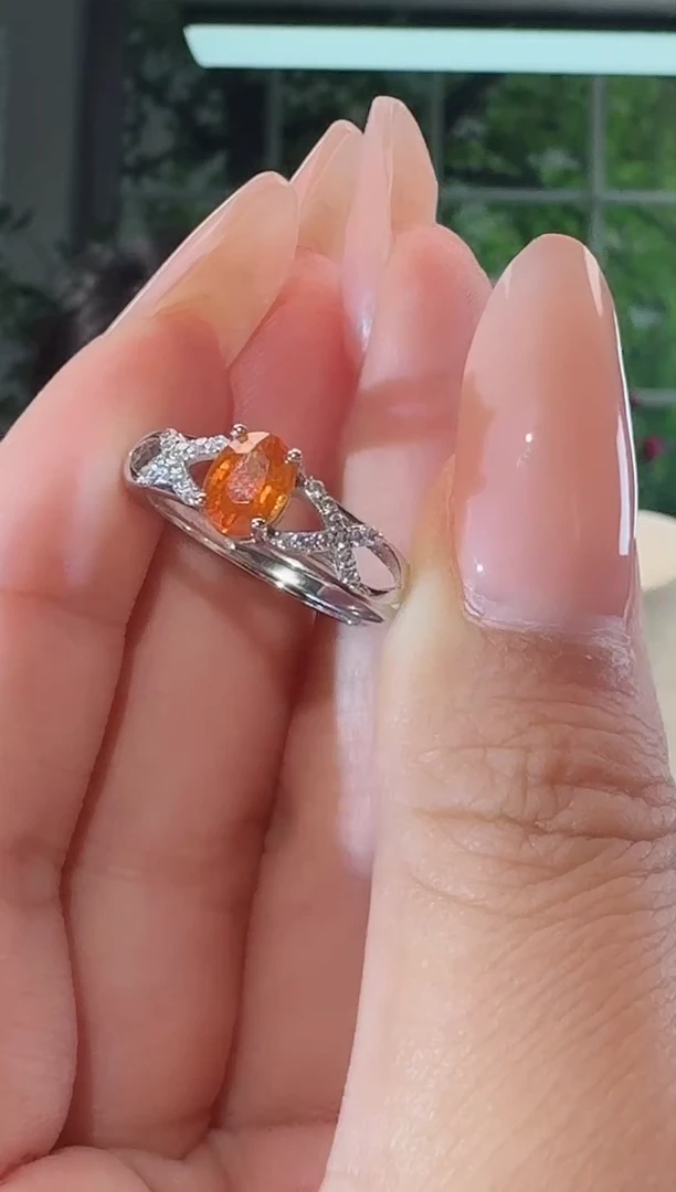 银S925镶嵌戒指石榴石（芬达石）戒指