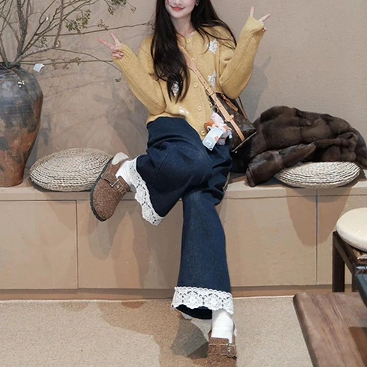 【秀宝女装】设计感高腰显瘦宽松阔腿蕾丝拼接牛仔裤XB4876