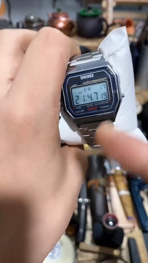 瓷片闪购商品  如图所示