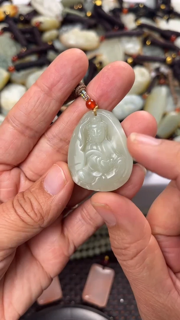 【闪购商品】和田玉颈饰未镶嵌多样性发货没有证书拍一发一有瑕