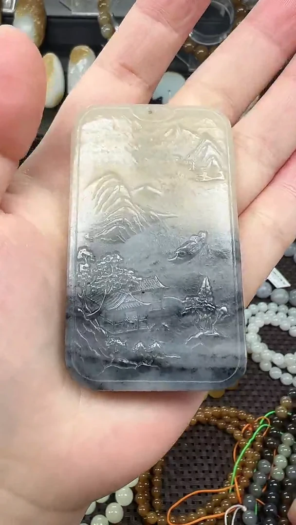 吊坠(赠链)未镶嵌和田玉新疆青花山水牌    76g