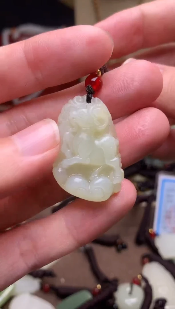 颈饰未镶嵌和田玉新疆料青海料清水和田玉吊坠