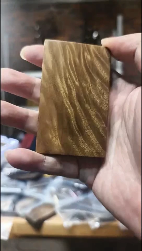 金丝楠无事牌手把件