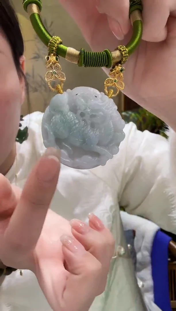 颈饰未镶嵌翡翠吊坠